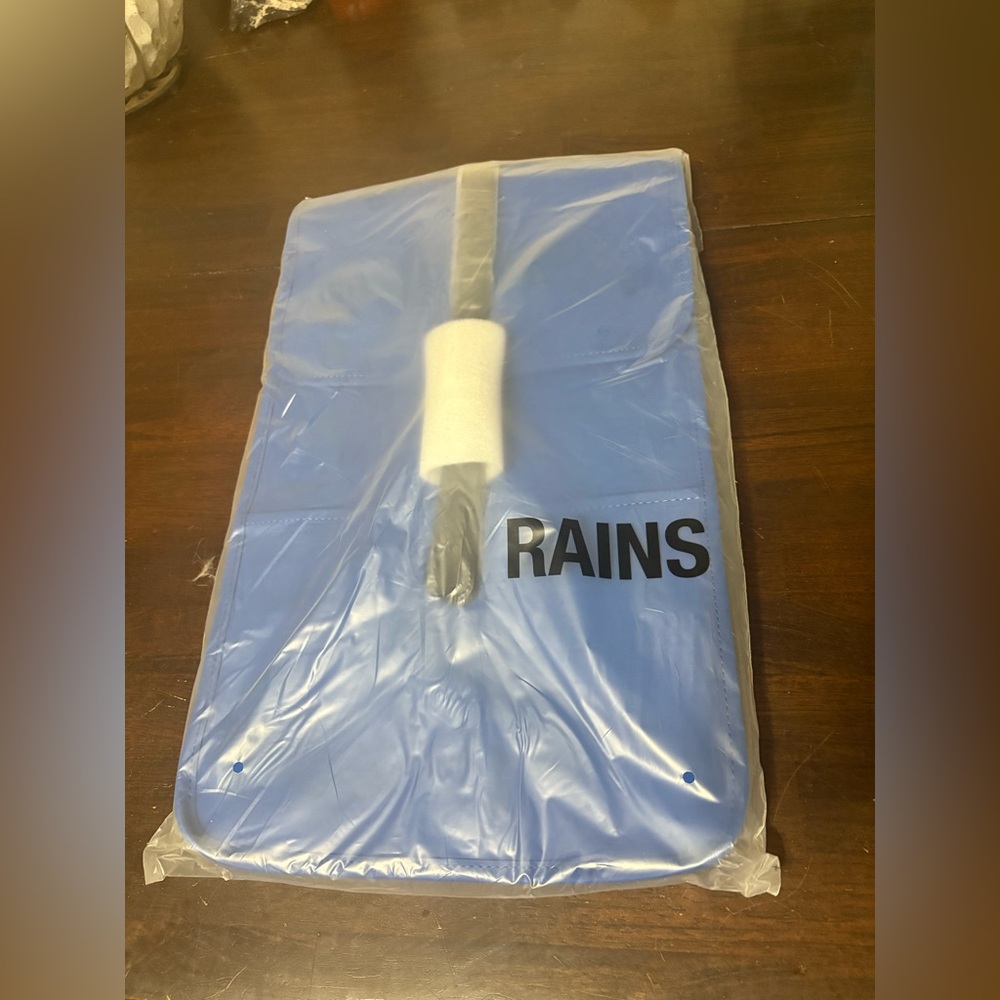 Rain Backpack - Picture 3 of 4